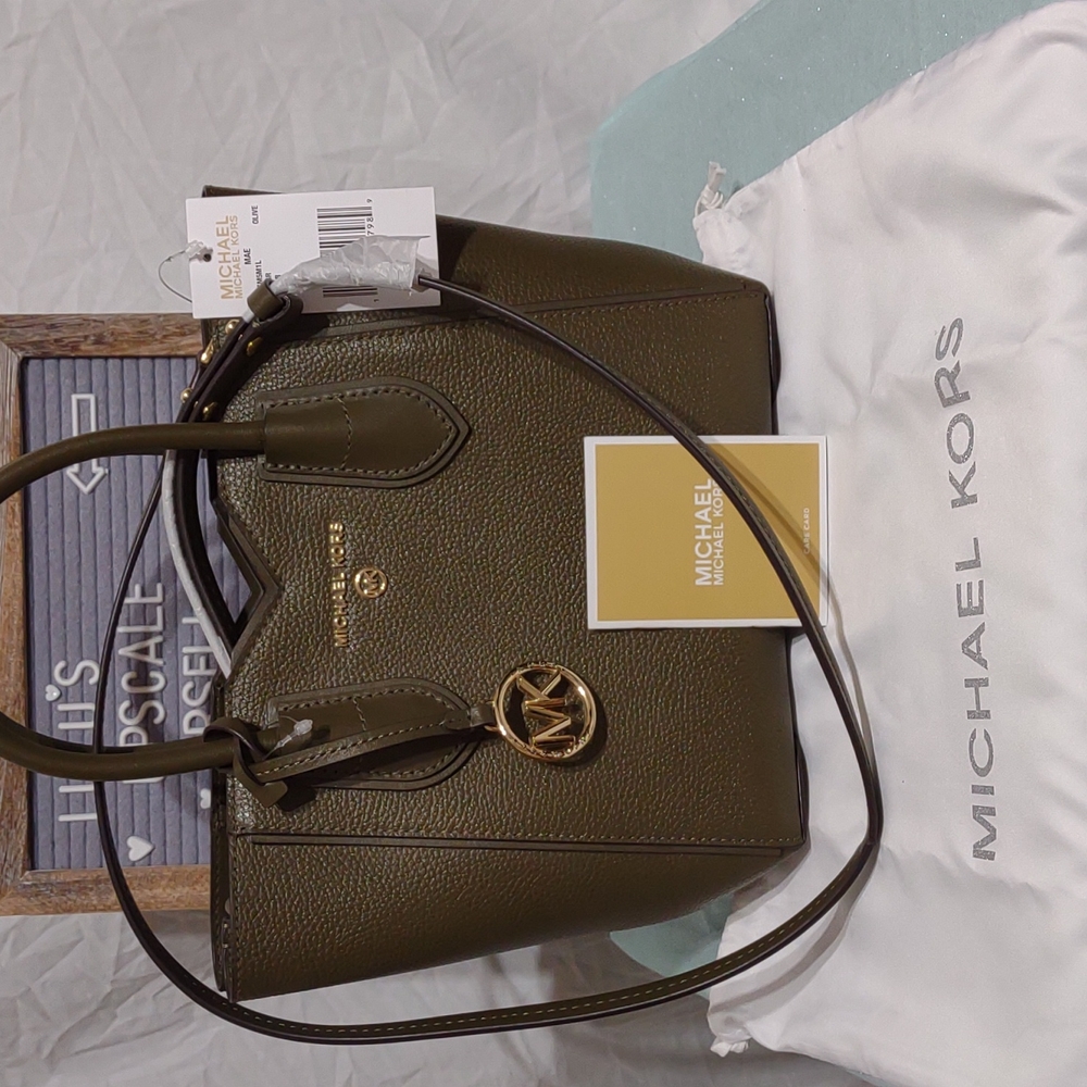 NWT SMALL MESSENGER LEATHER TOTE/CROSSBODY